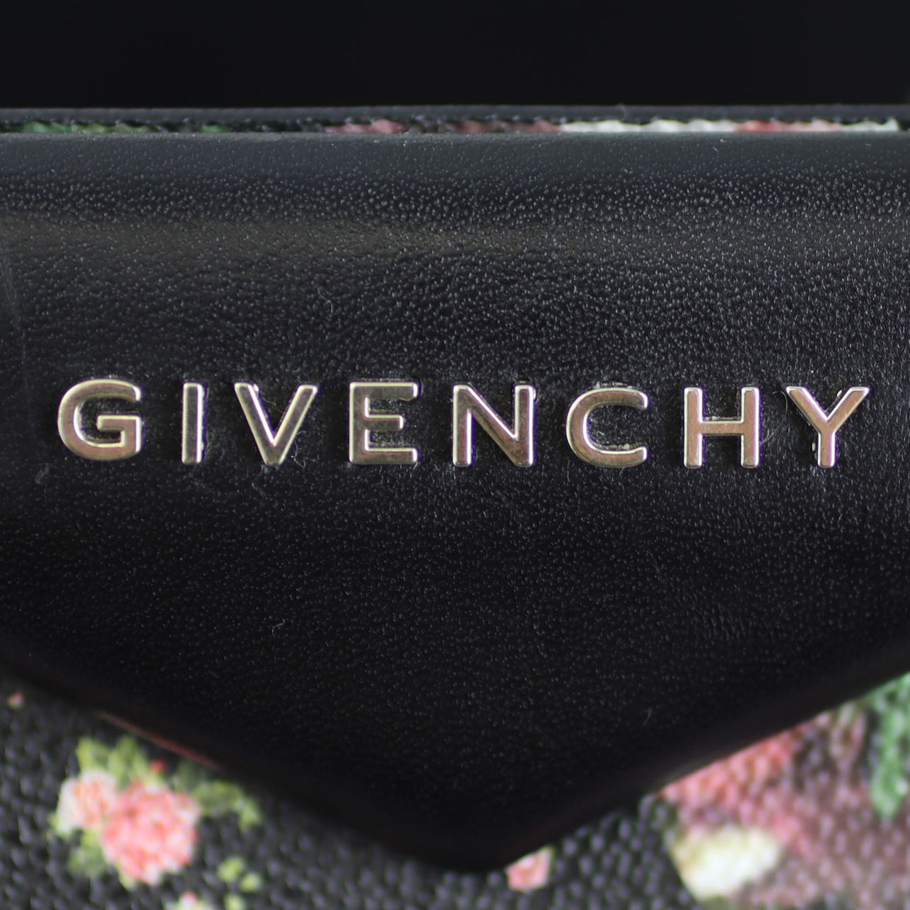 Givenchy Antigona Shopping Tote Front Plate