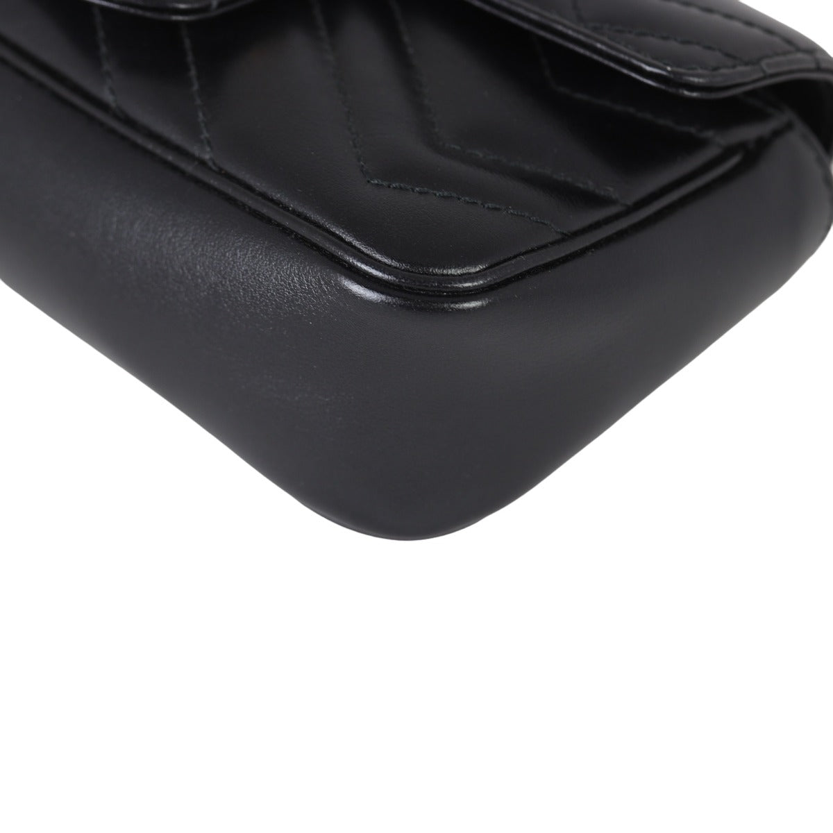 Gucci GG Marmont Matelasse Super Mini Shoulder Bag