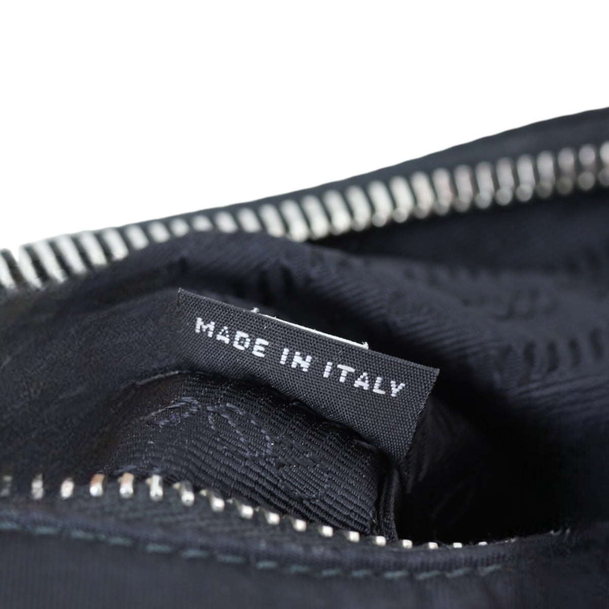 Prada Re-Edition 2005 Tessuto Shoulder Bag