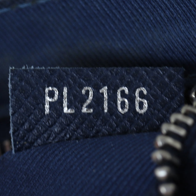 Louis Vuitton District PM Messenger Taiga Date Code