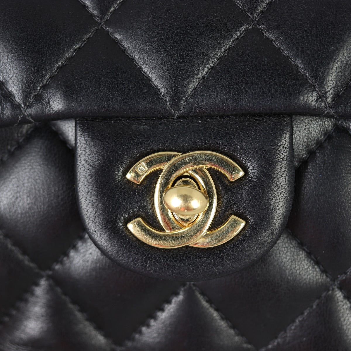 Chanel Classic Flap Mini Square | Black