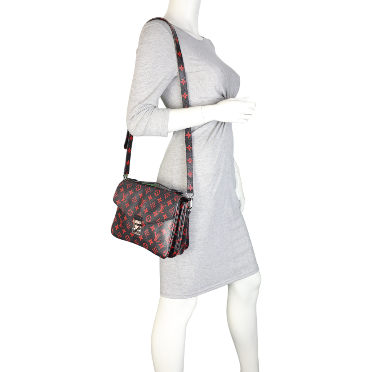 Louis Vuitton Pochette Metis Monogram Infrarouge