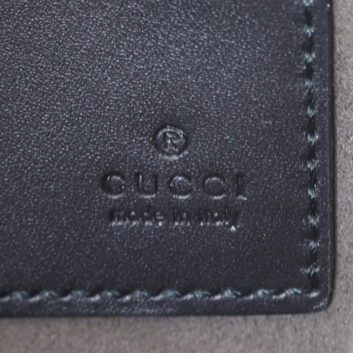 Gucci GG Supreme Pouch Interior Stamp
