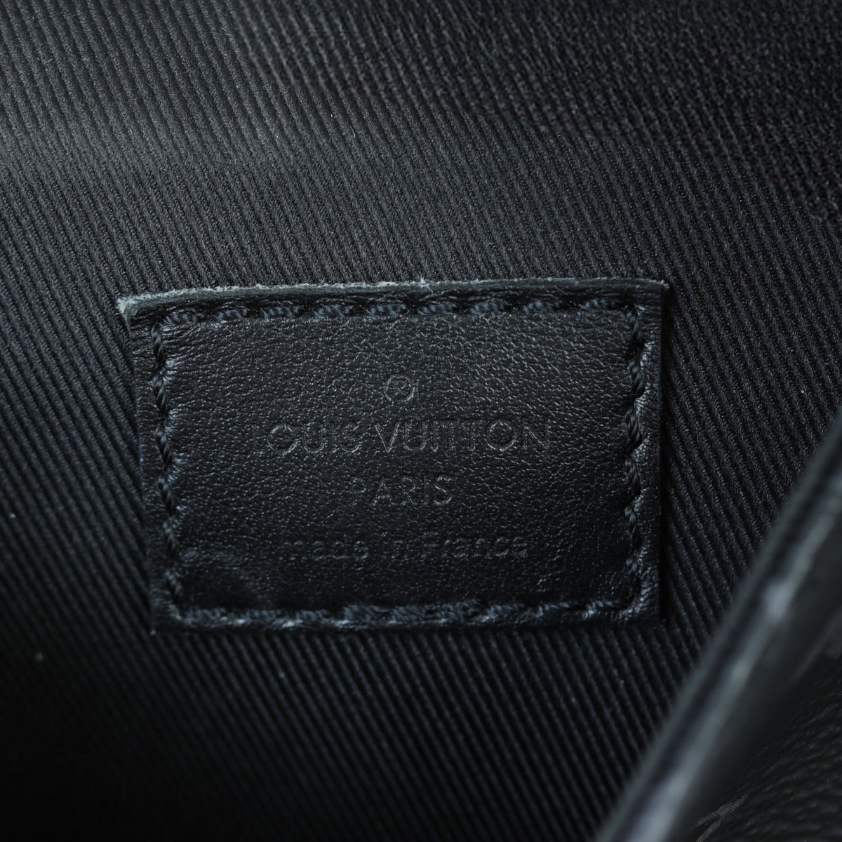 Louis Vuitton Saumur Slingbag Monogram Eclipse