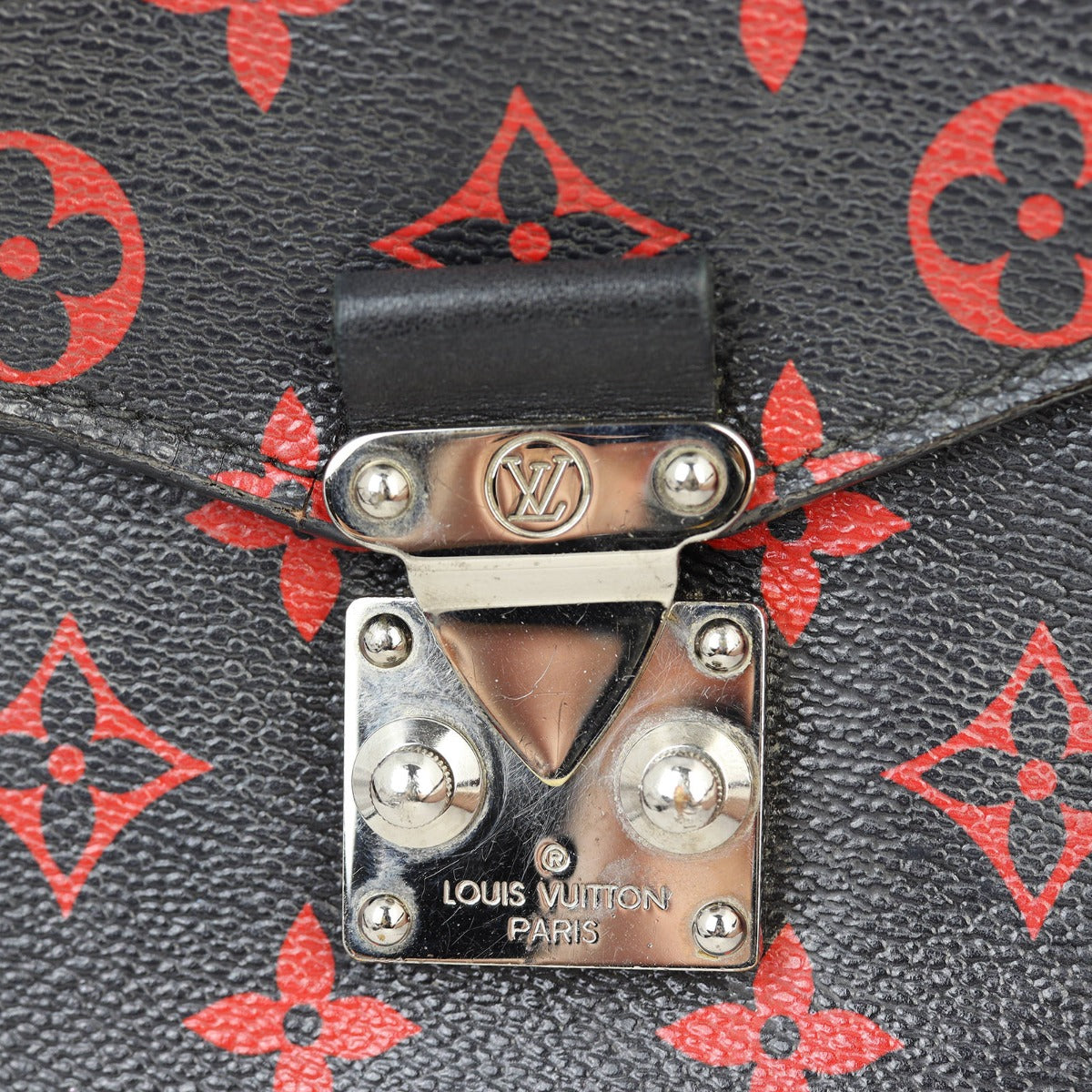 Louis Vuitton Pochette Metis Monogram Infrarouge