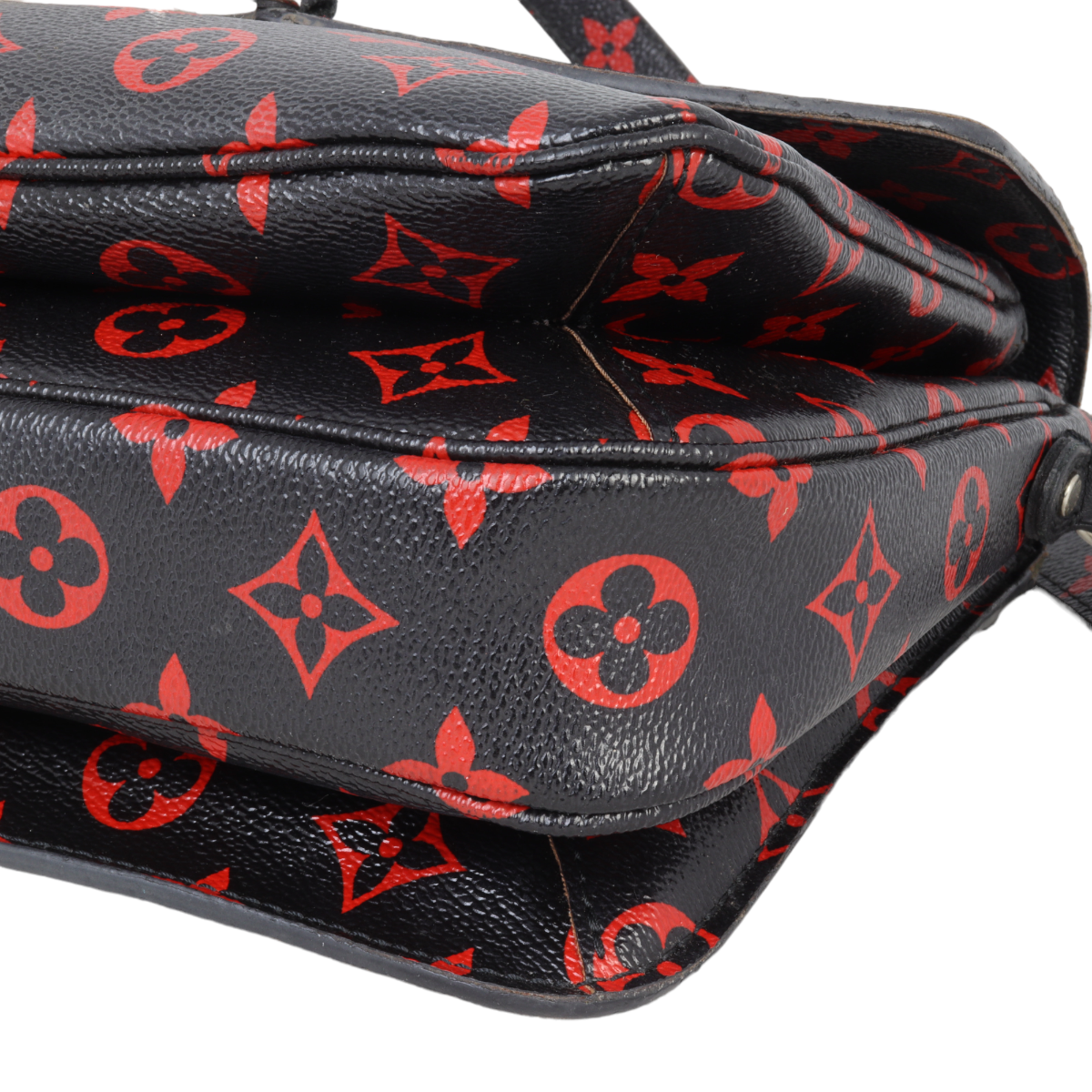 Louis Vuitton Pochette Metis Monogram Infrarouge