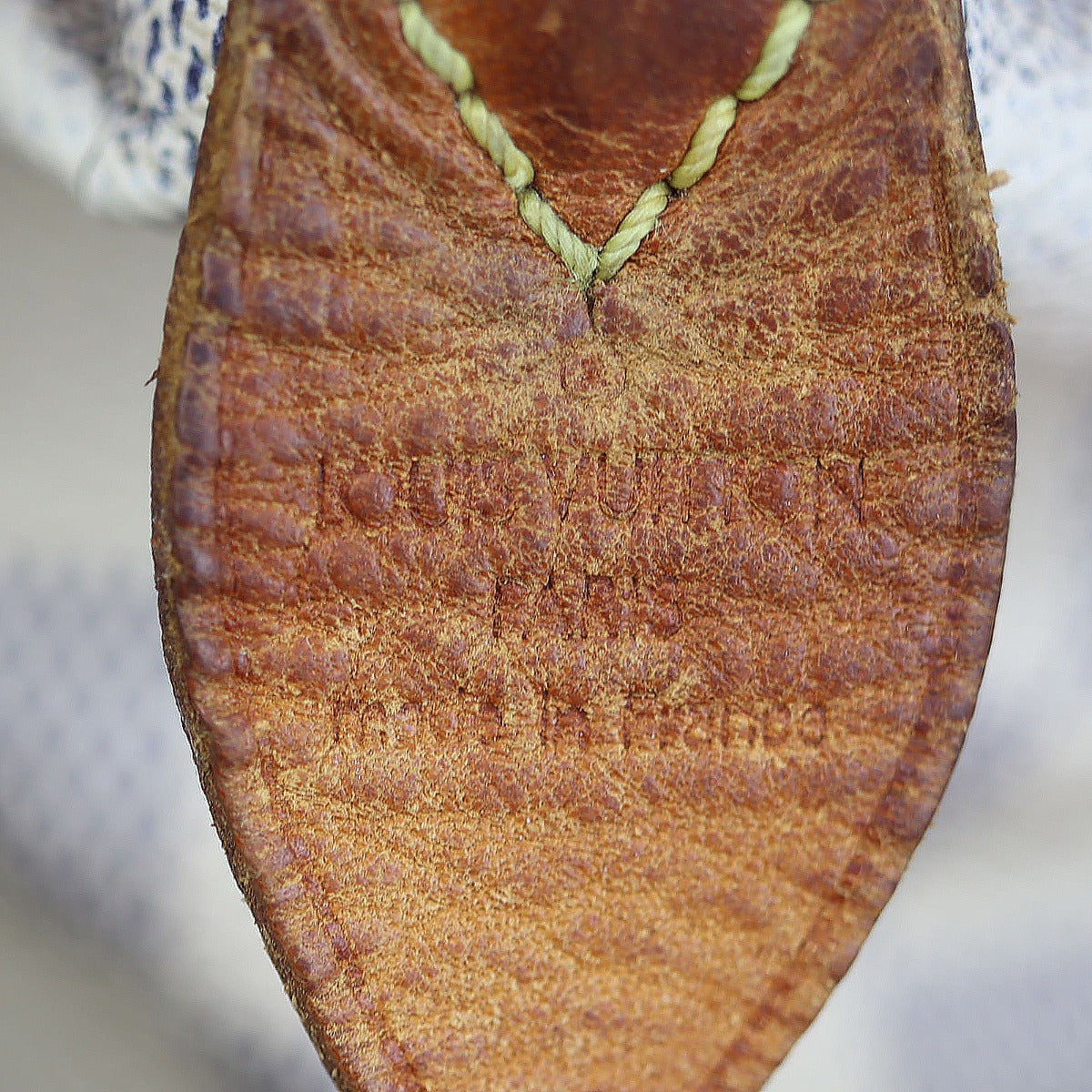 Louis Vuitton Totally MM Damier Azur Exterior stamp