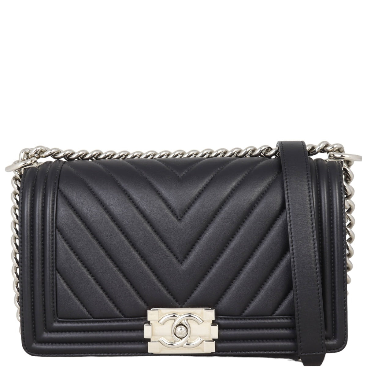 Chanel Boy Old Medium Chevron | Black 22 Series