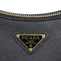 Prada Re-edition 2005 Saffiano Shoulder Bag
