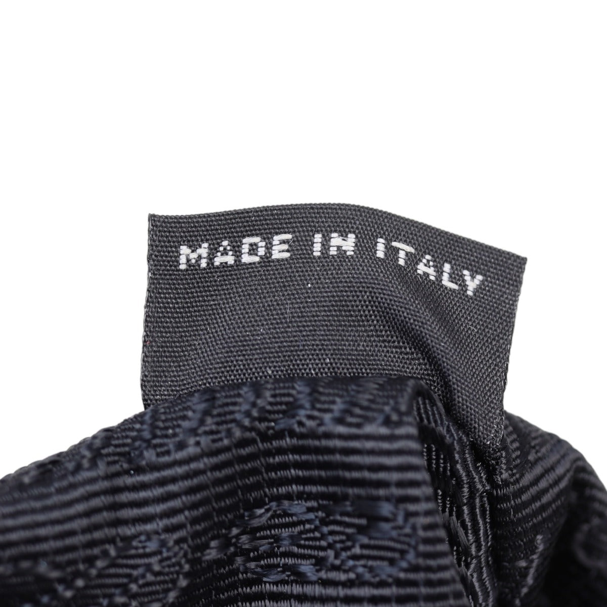 Prada Re-edition 2005 Saffiano Shoulder Bag