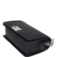 Chanel Boy Old Medium Chevron | Black 22 Series