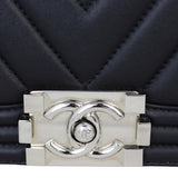 Chanel Boy Old Medium Chevron | Black 22 Series