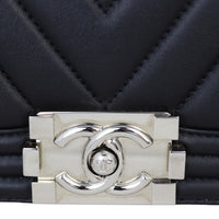 Chanel Boy Old Medium Chevron | Black 22 Series
