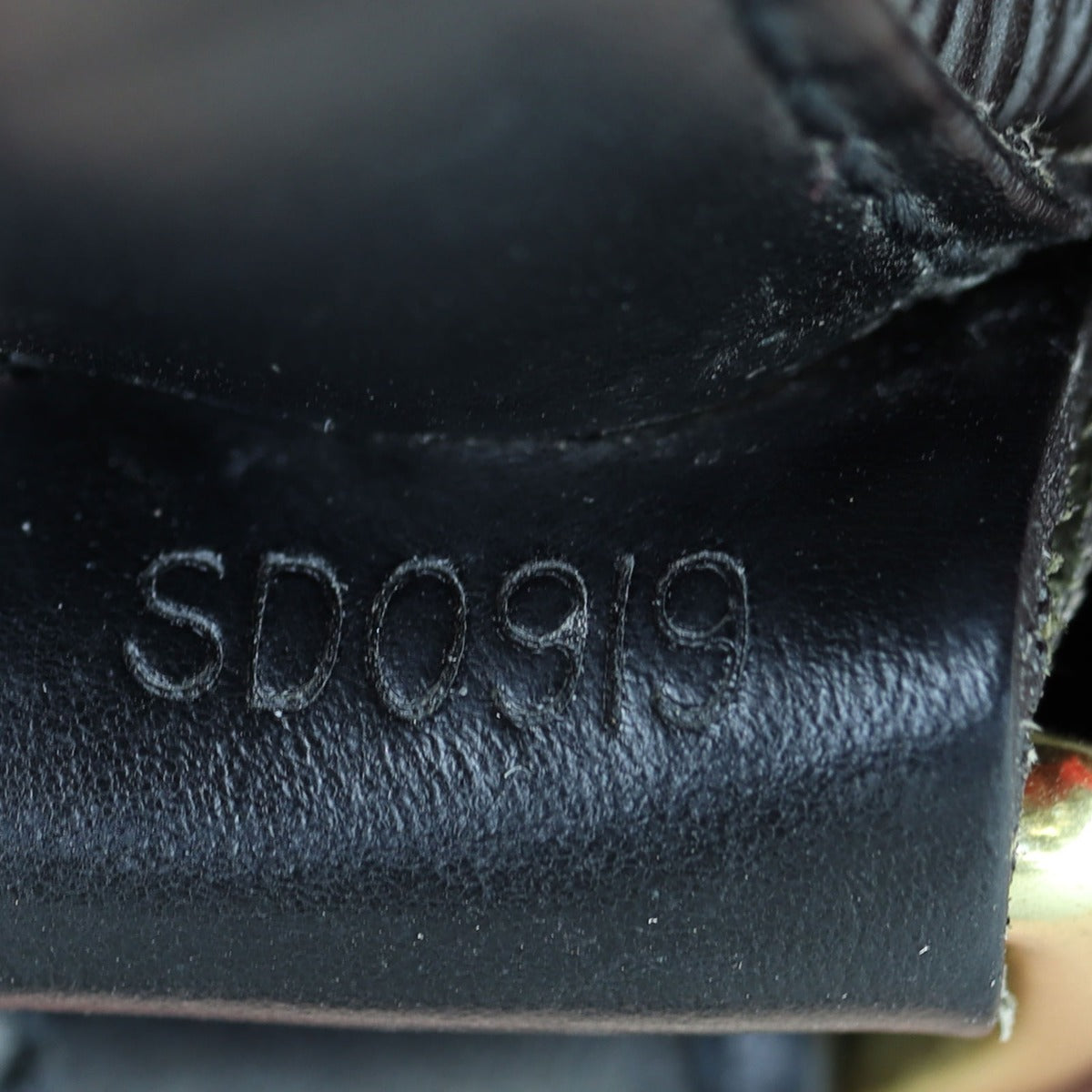 Louis Vuitton Petit Noe Epi Corner Distance Date Code