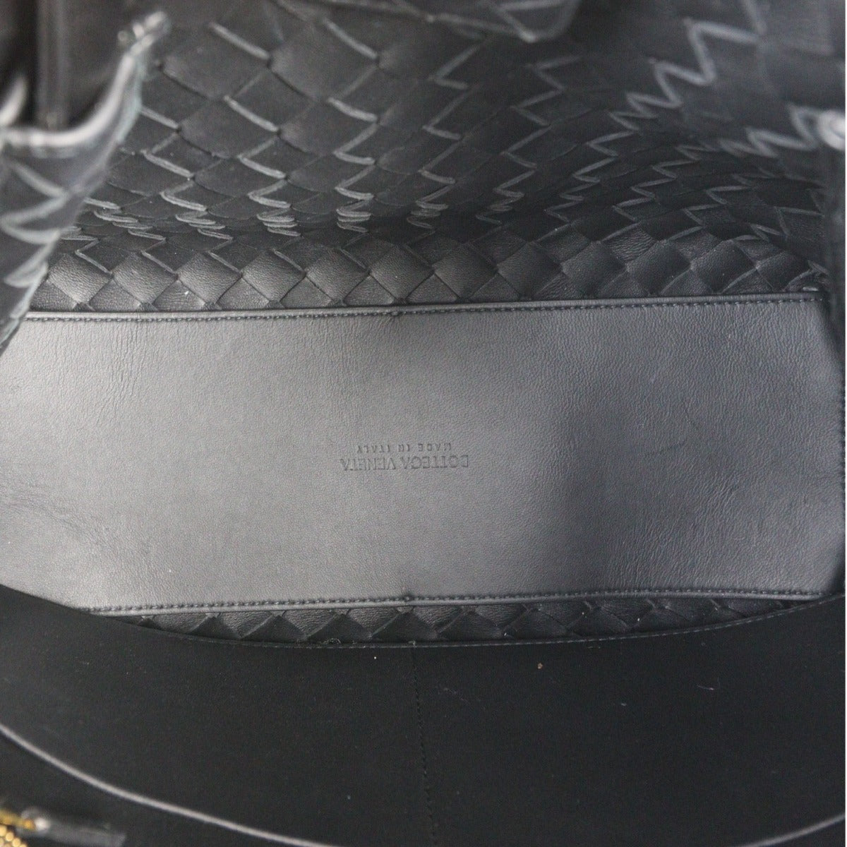 Bottega Veneta Intrecciato Andiamo Medium