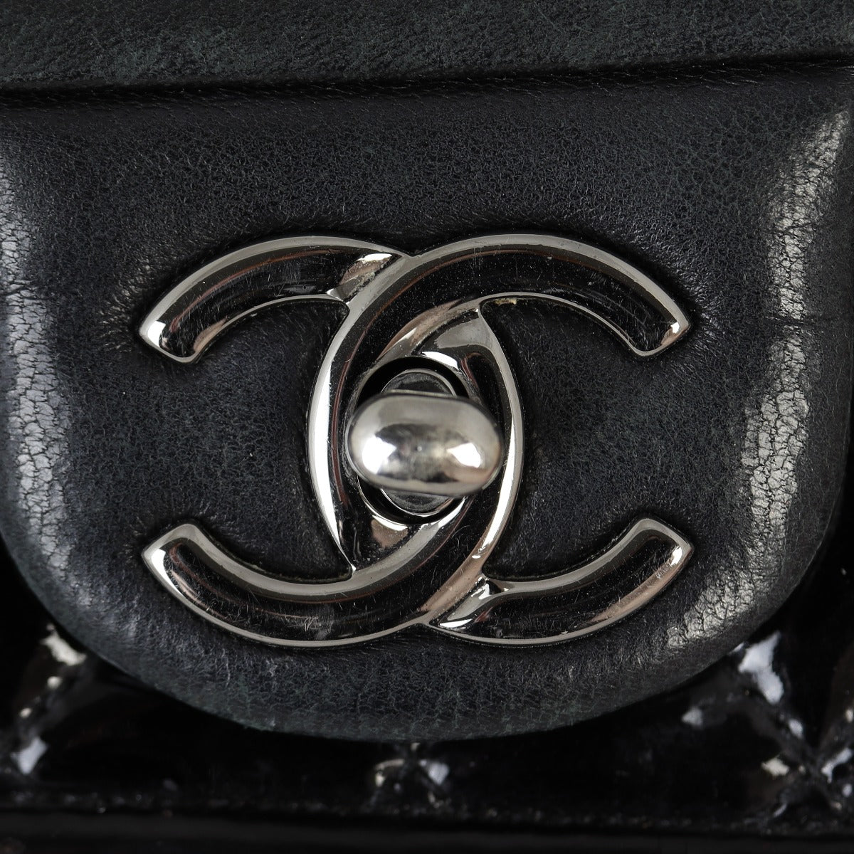 Chanel Classic Twist Flap Bag Patent Medium | Black Diamond