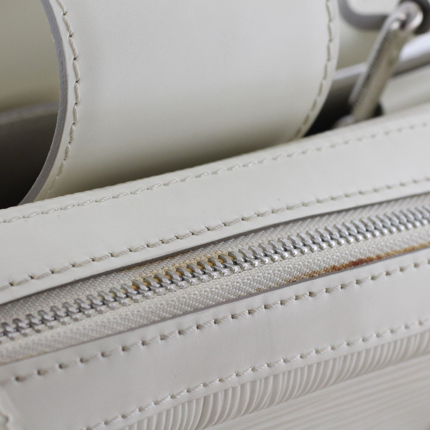 Louis Vuitton Montaigne Bowling GM Epi Glue