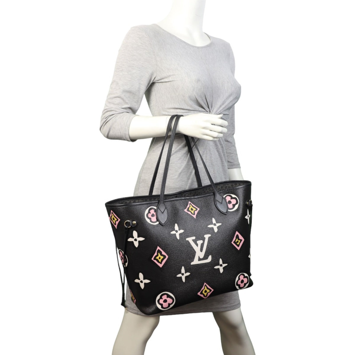 Louis Vuitton Neverfull MM Wild at Heart Giant Monogram