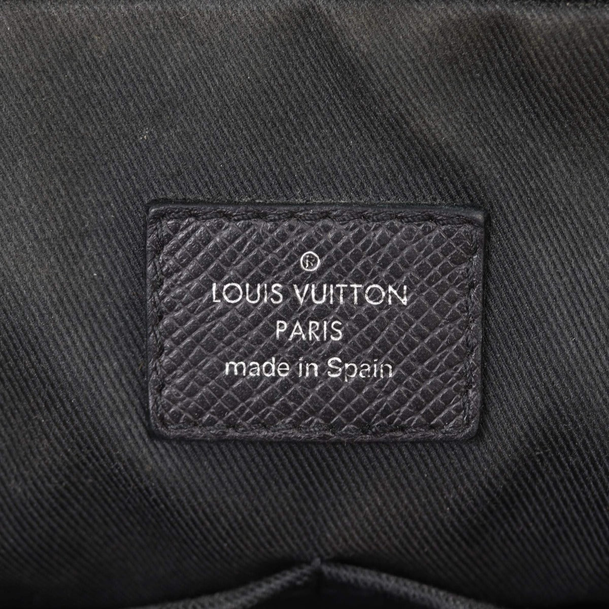 Louis Vuitton Taiga Alex Messenger