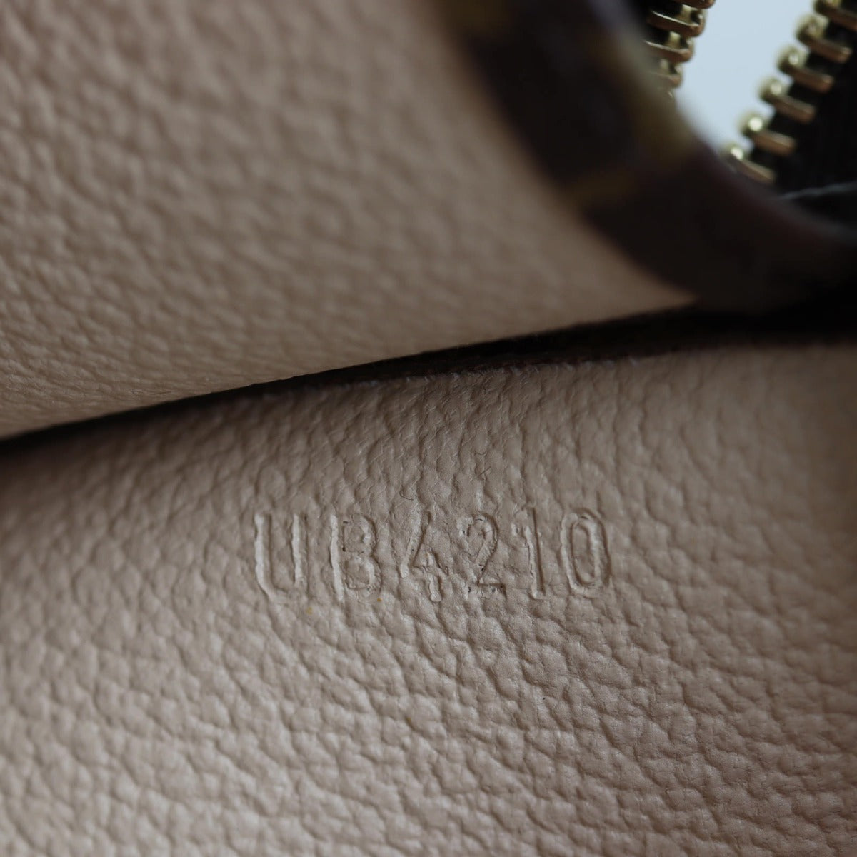 Louis Vuitton Toiletry Pouch 19 Monogram Date Code