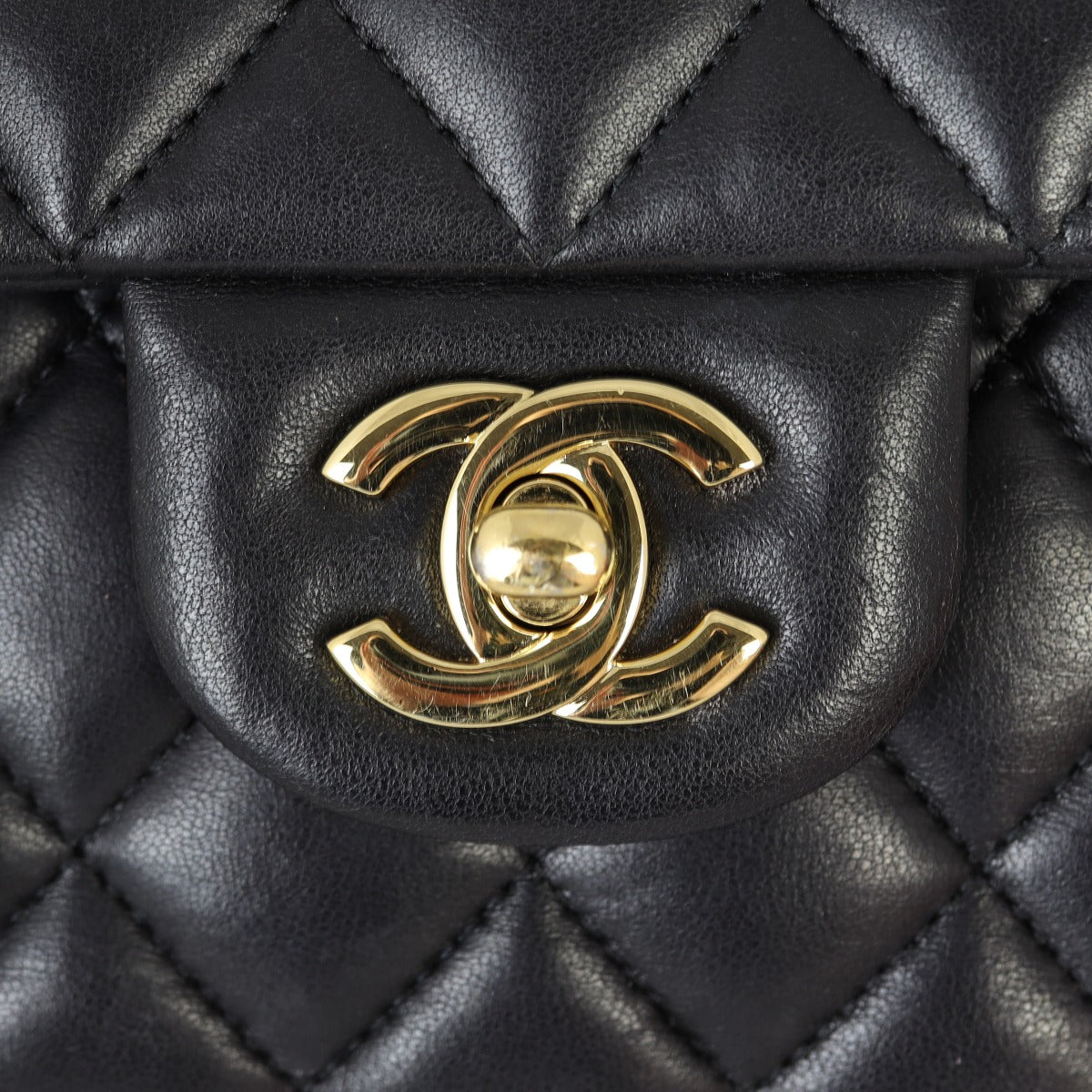 Chanel Classic Double Flap Medium | 23 Series