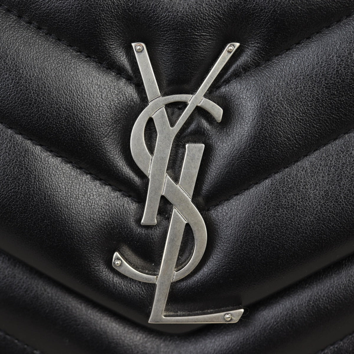 Saint Laurent Loulou Medium