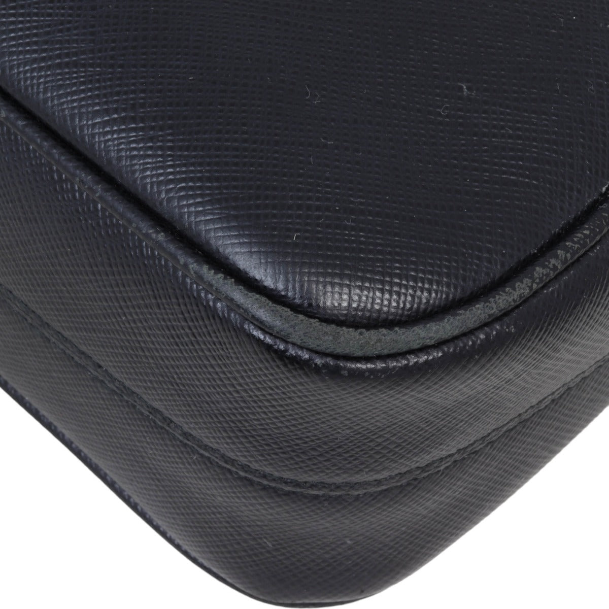 Prada Re-edition 2005 Saffiano Shoulder Bag