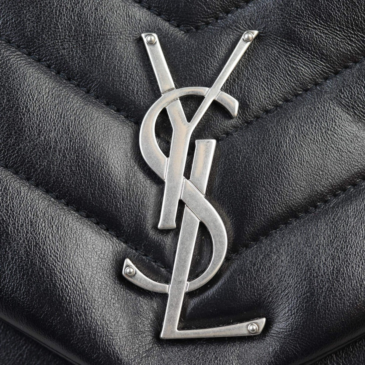 Saint Laurent Loulou Medium