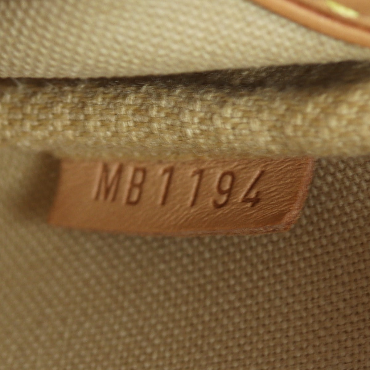 Louis Vuitton Eva Pochette Damier Azur