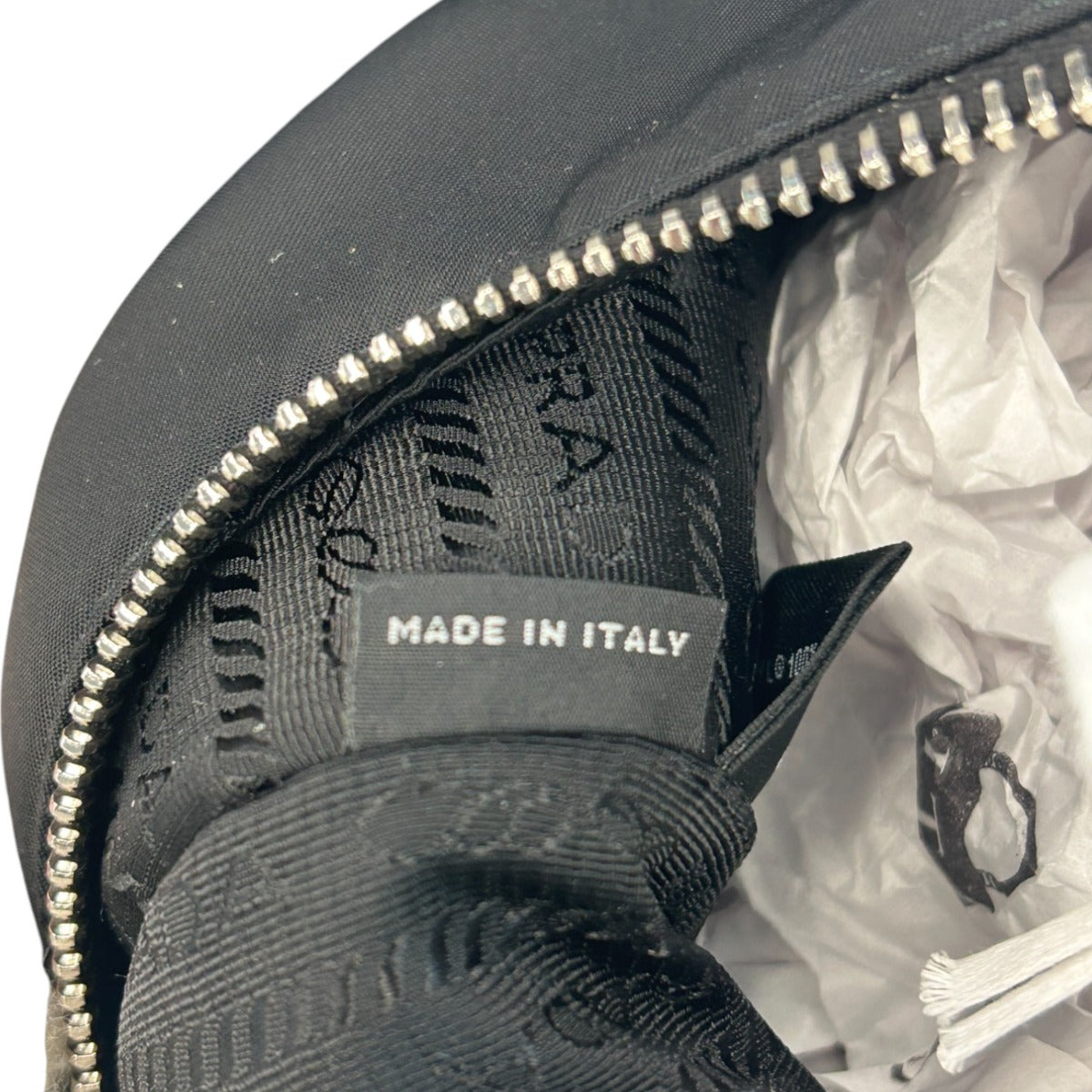 Prada Re-Edition 2005 Tessuto Shoulder Bag