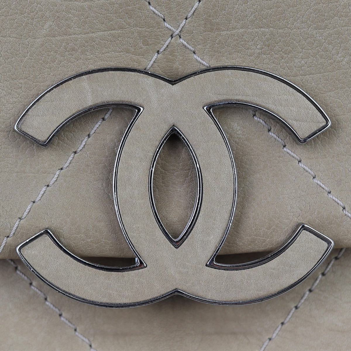 Chanel Hamptons CC Flap Bag Logo
