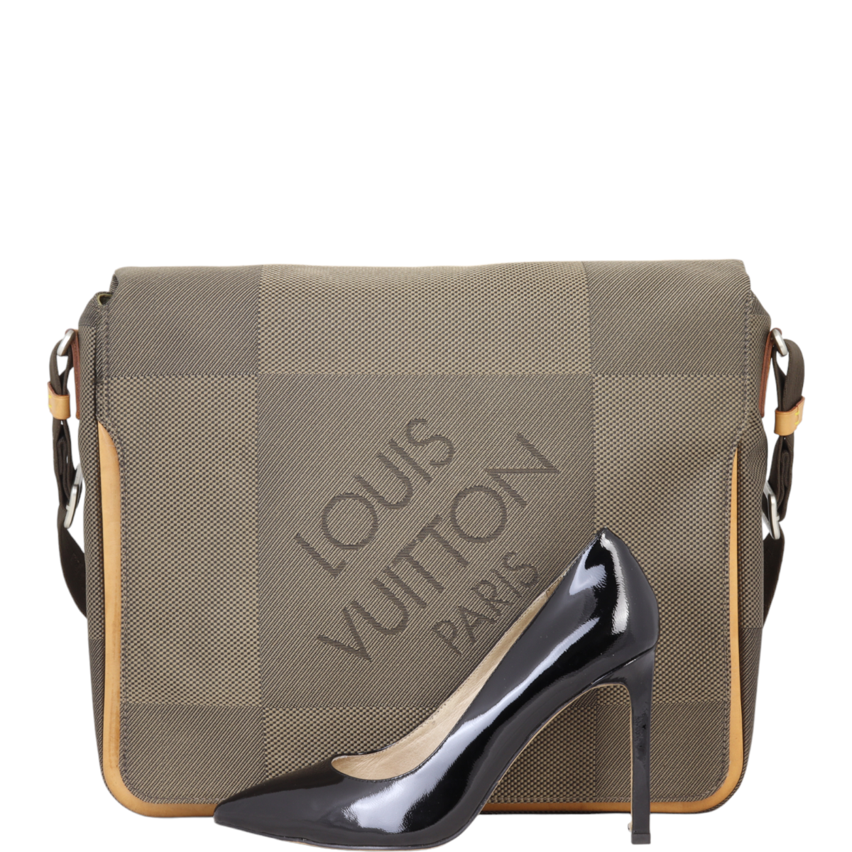 Louis Vuitton Terre Messenger Damier Geant