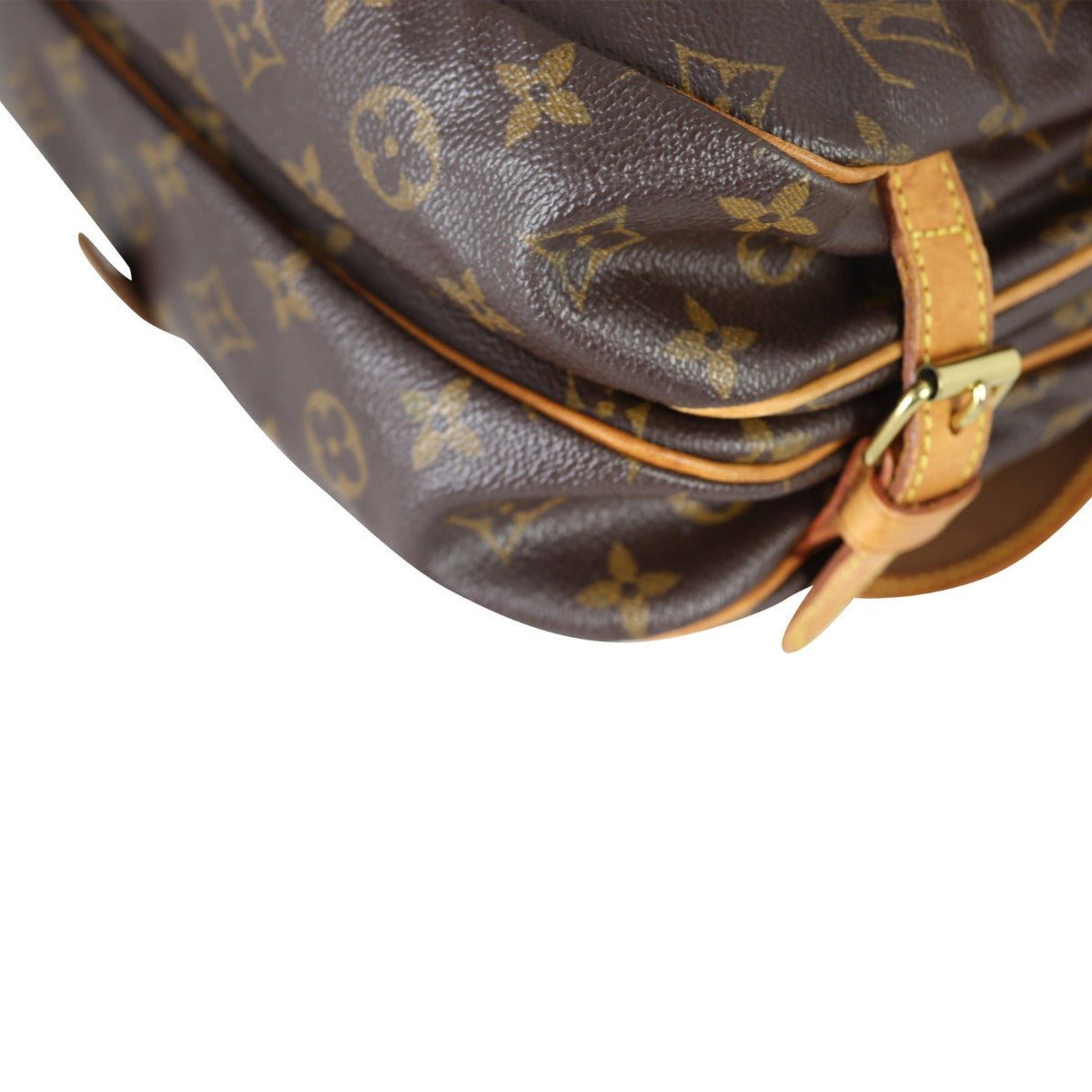 Louis Vuitton Saumur 30 Monogram Corner Close Up