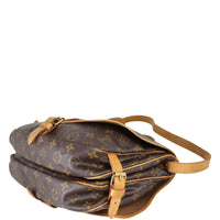 Louis Vuitton Saumur 30 Monogram Corner Distance