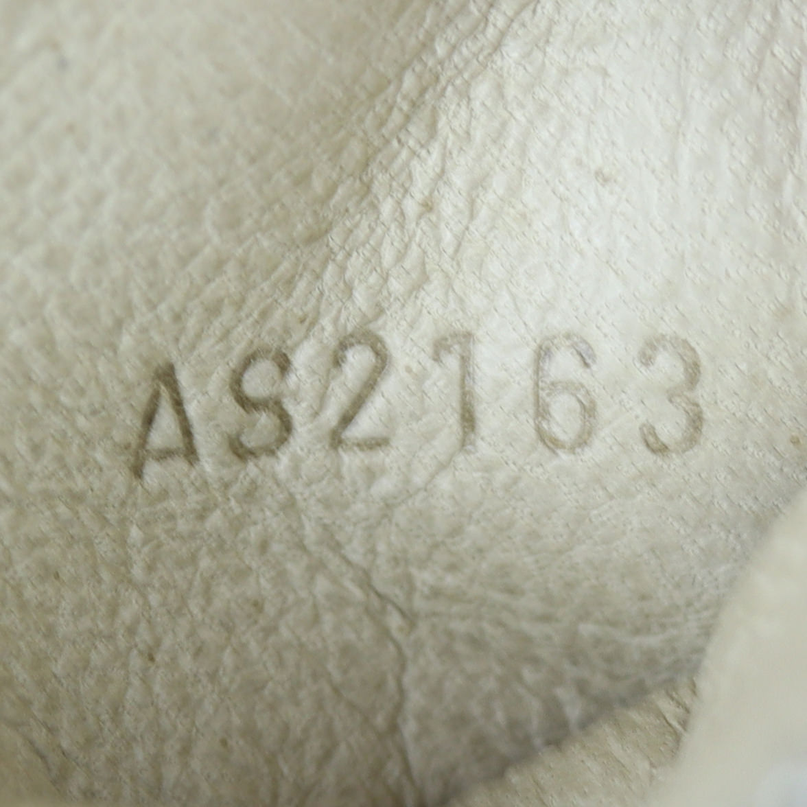 Louis Vuitton Sac Leather Duffle bag Date Code