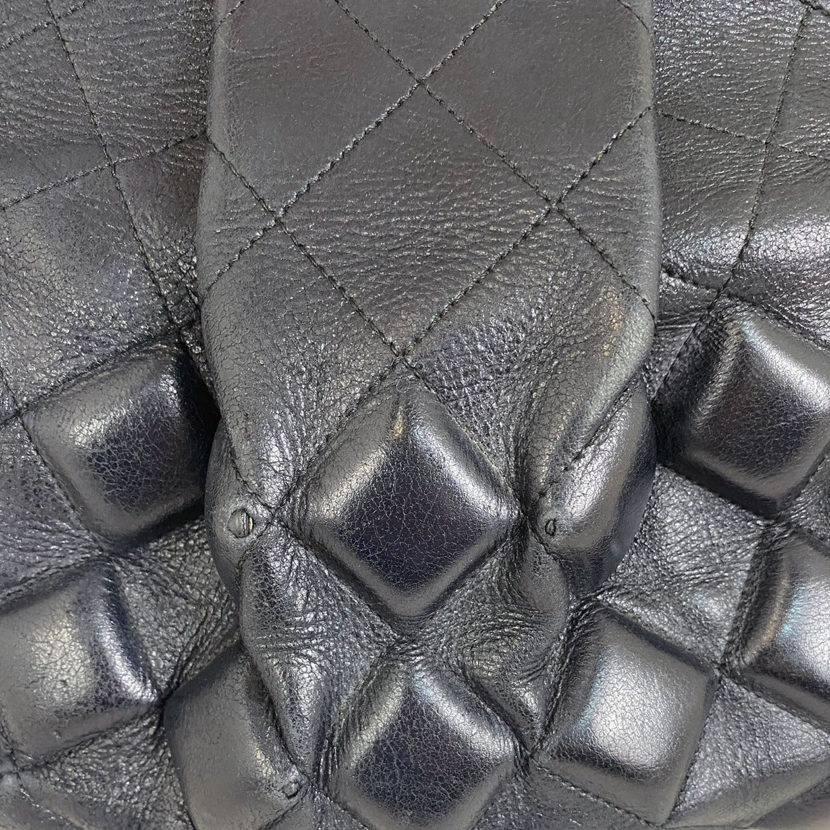 Chanel Sloane Square Tote Rubbing
