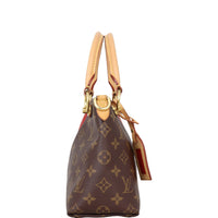 Louis Vuitton V Tote BB Monogram