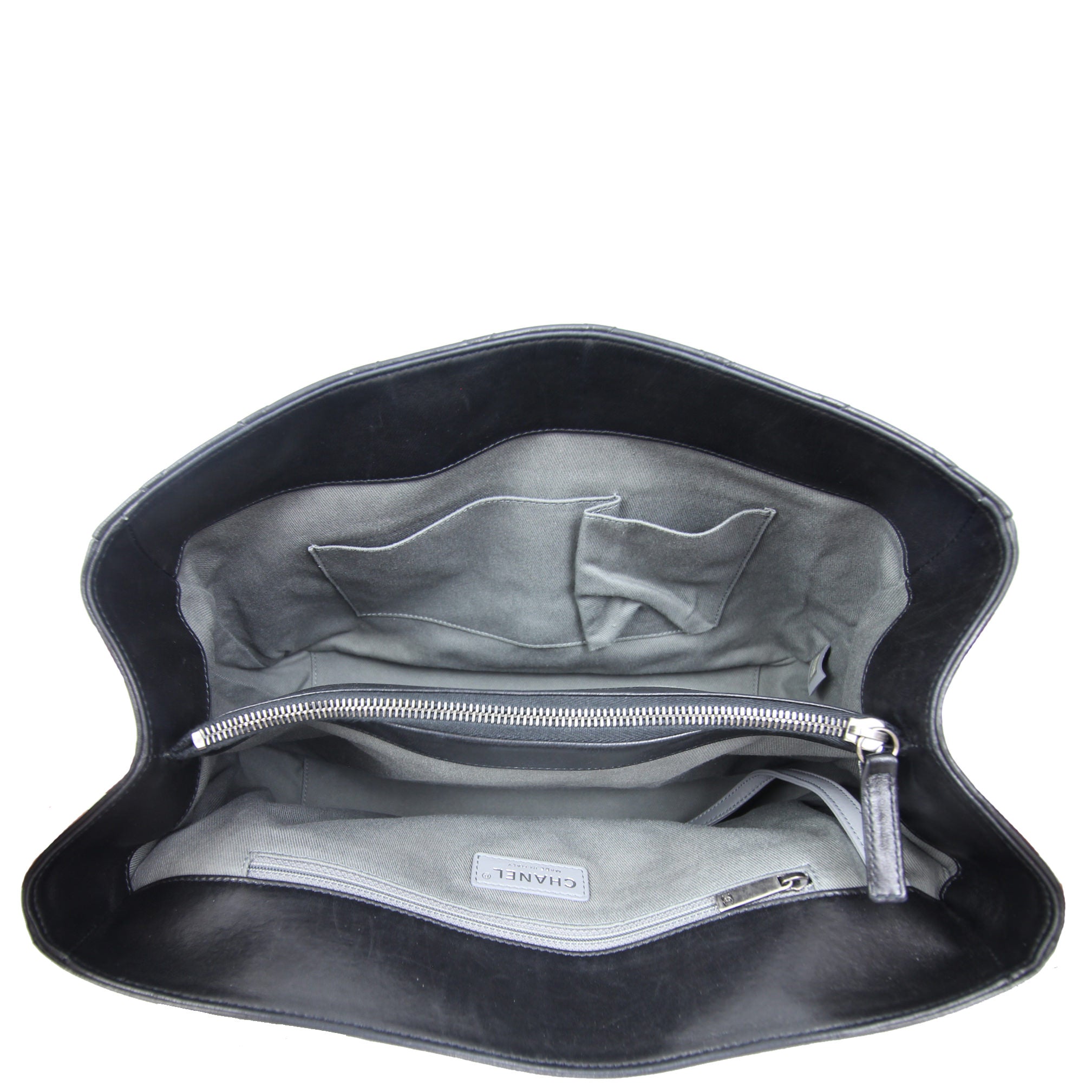 Chanel Antik Boy Large interior