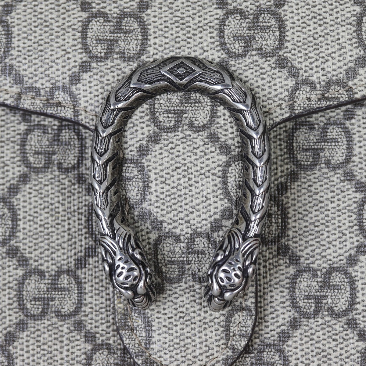 Gucci Dionysus GG Supreme Chain Wallet Hardware