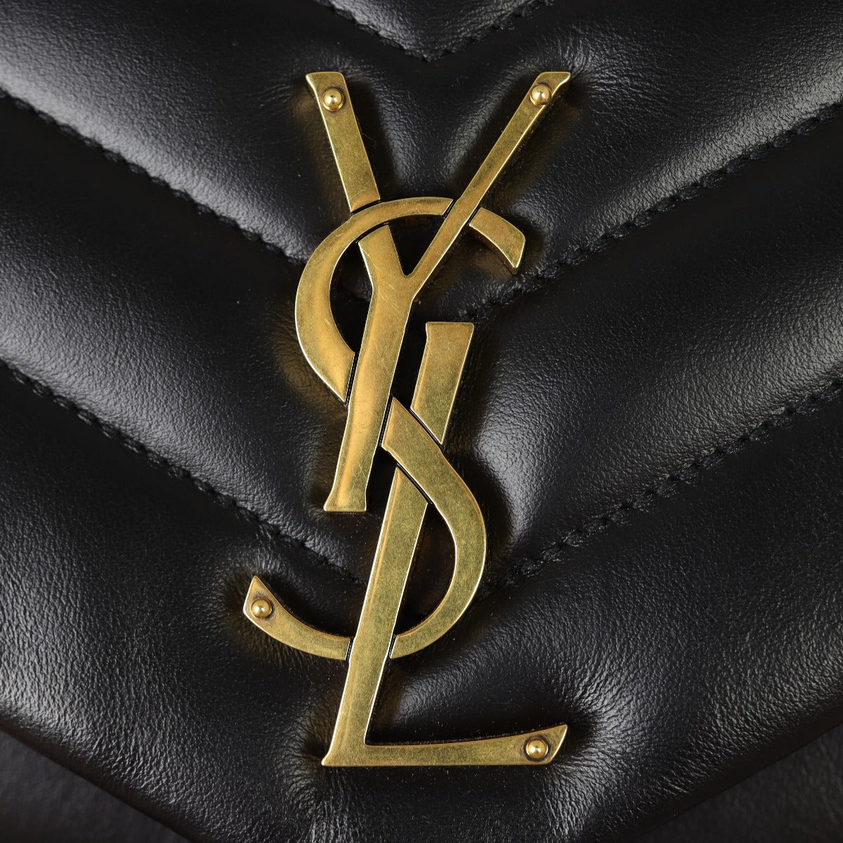 Saint Laurent Loulou Medium (gold hardware) Hardware