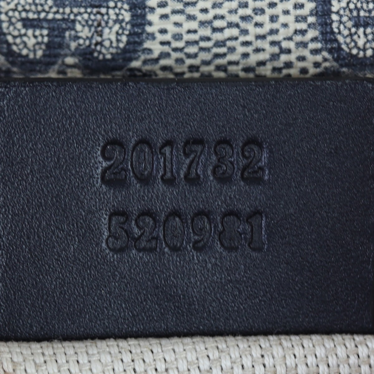 Gucci GG Supreme Messenger Bag Date Code