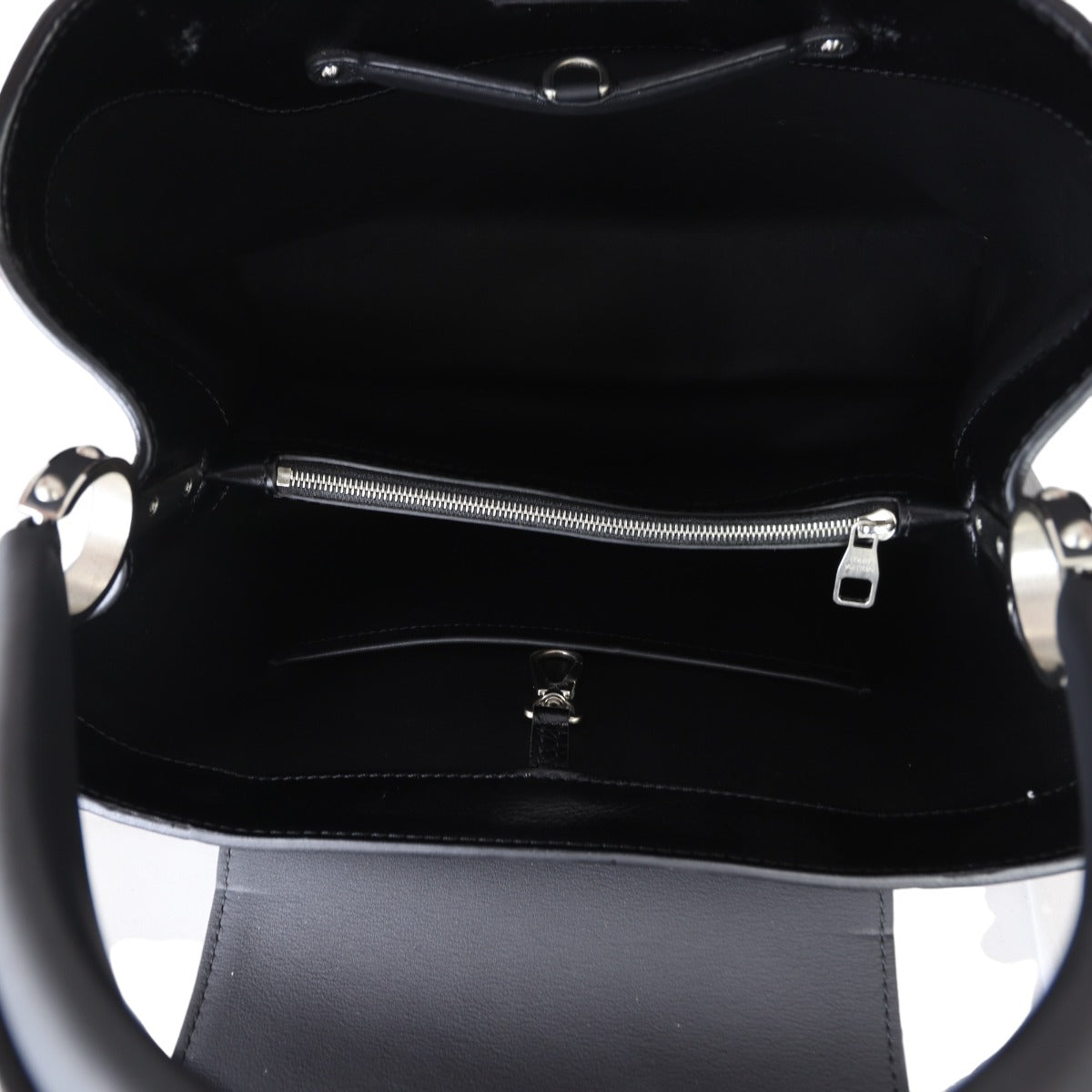 Louis Vuitton Capucines MM