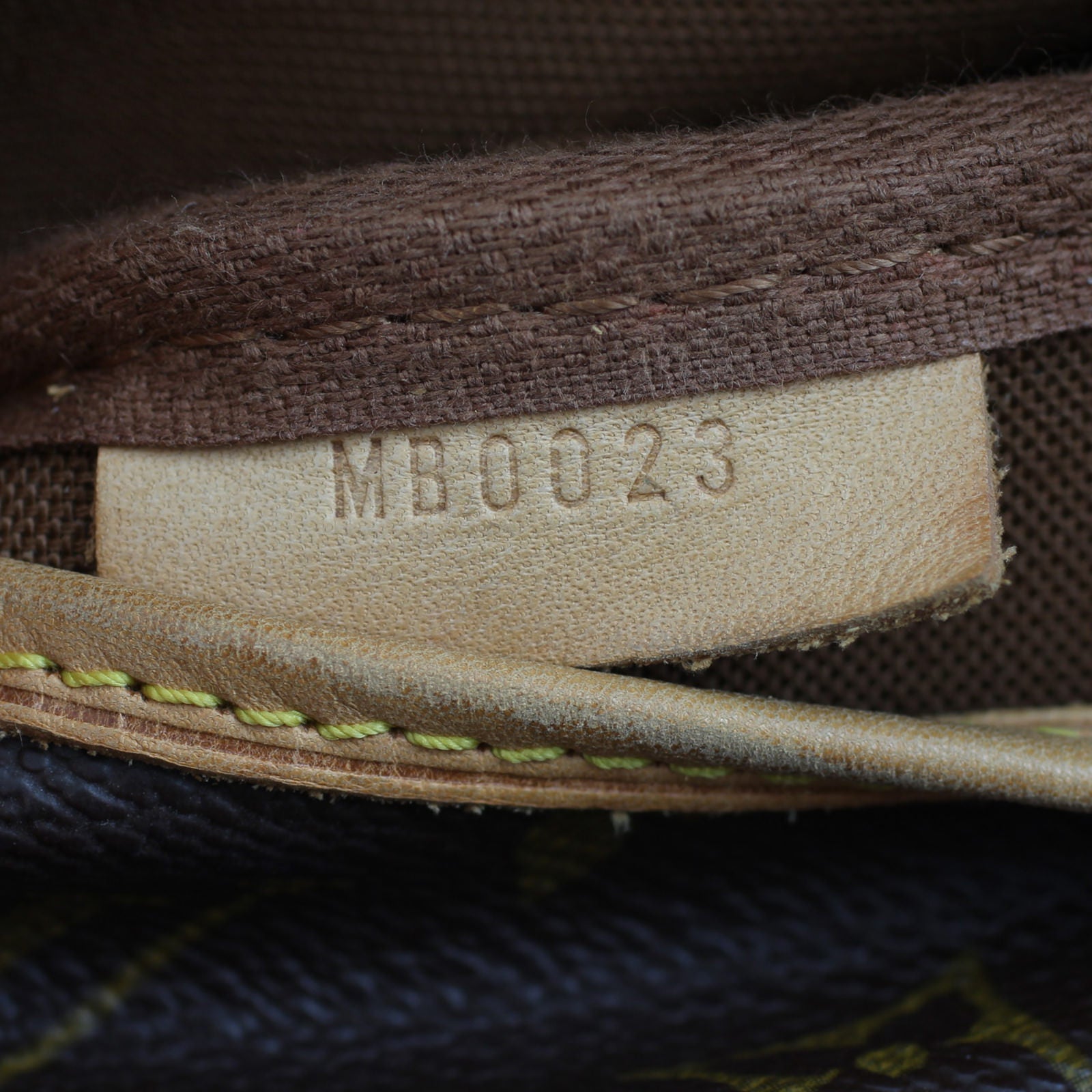 Louis Vuitton Saumur 30 Monogram Code