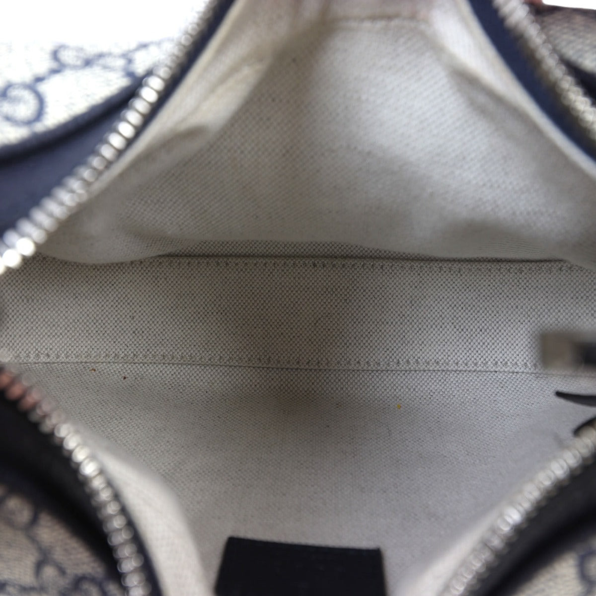 Gucci GG Supreme Attache Shoulder Bag Small