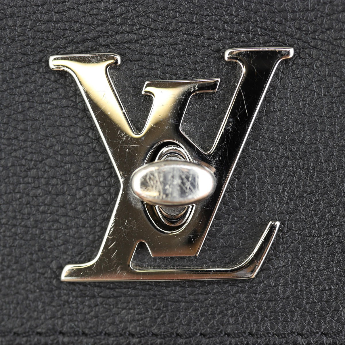 louis vuitton backpack badge Preloved Armand Lv Circle Leather Women - Black edged look Louis Vuitton Lockme Backpack Mini