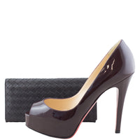 Bottega Veneta Continental Slim Wallet Scale