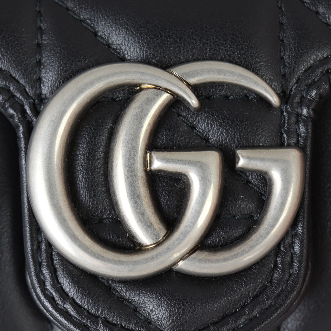 Gucci GG Marmont Super Mini Shoulder Bag Hardware