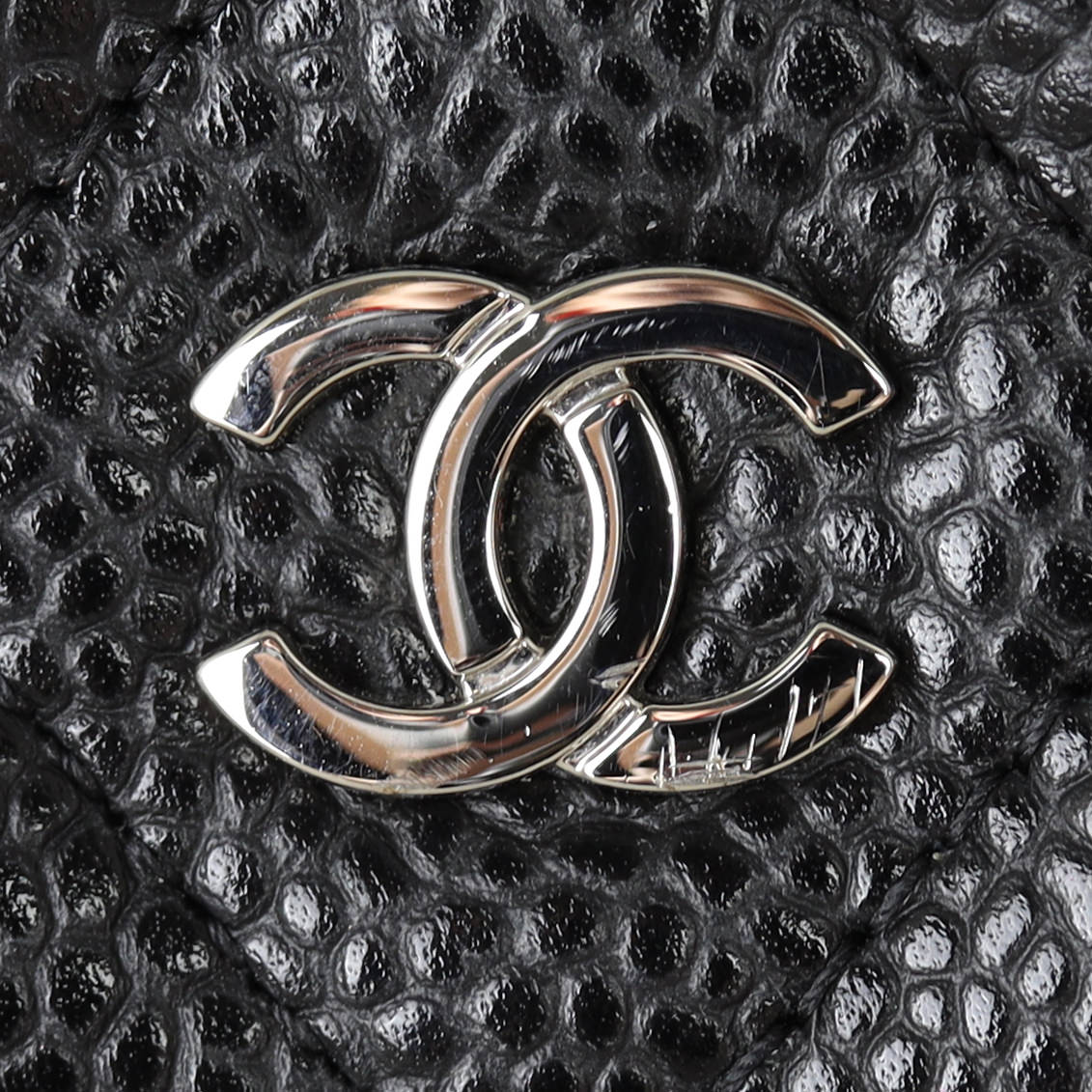 Chanel Classic Wallet on Chain Hardware