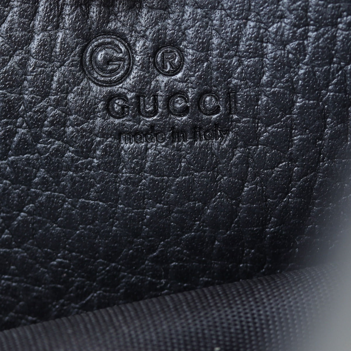 Gucci Interlocking G Wallet on Chain Interior Stamp
