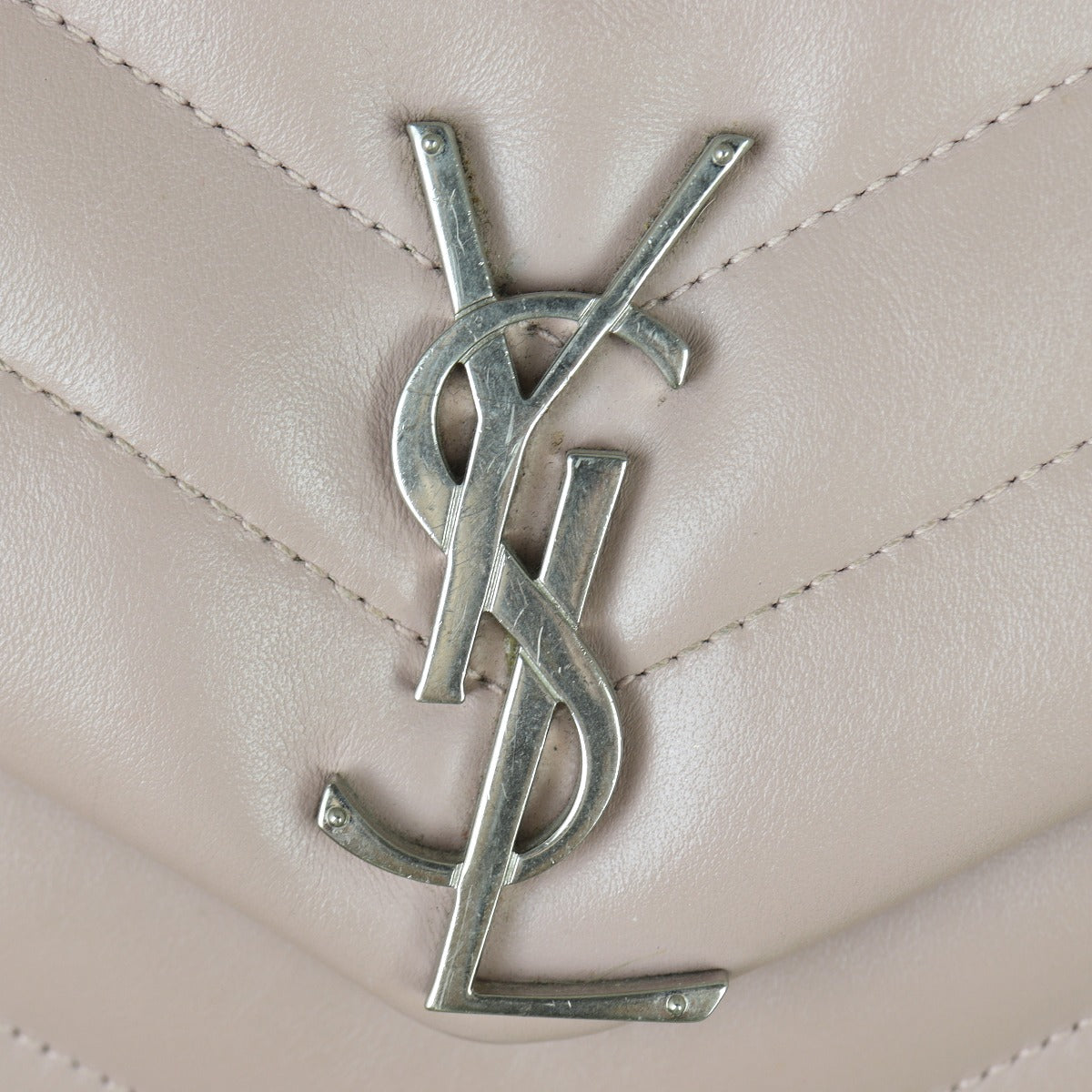 Saint Laurent Loulou Medium Hardware